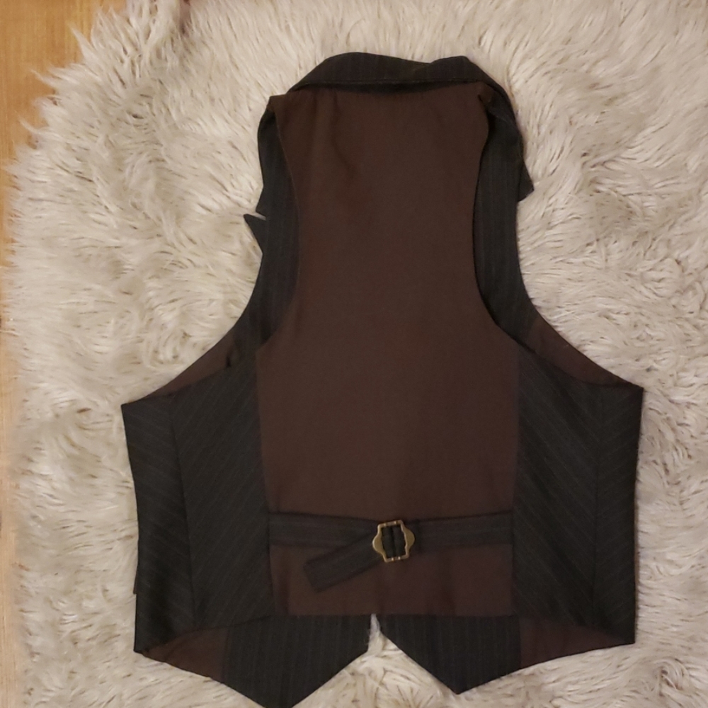 Vest - Picture 5 of 5